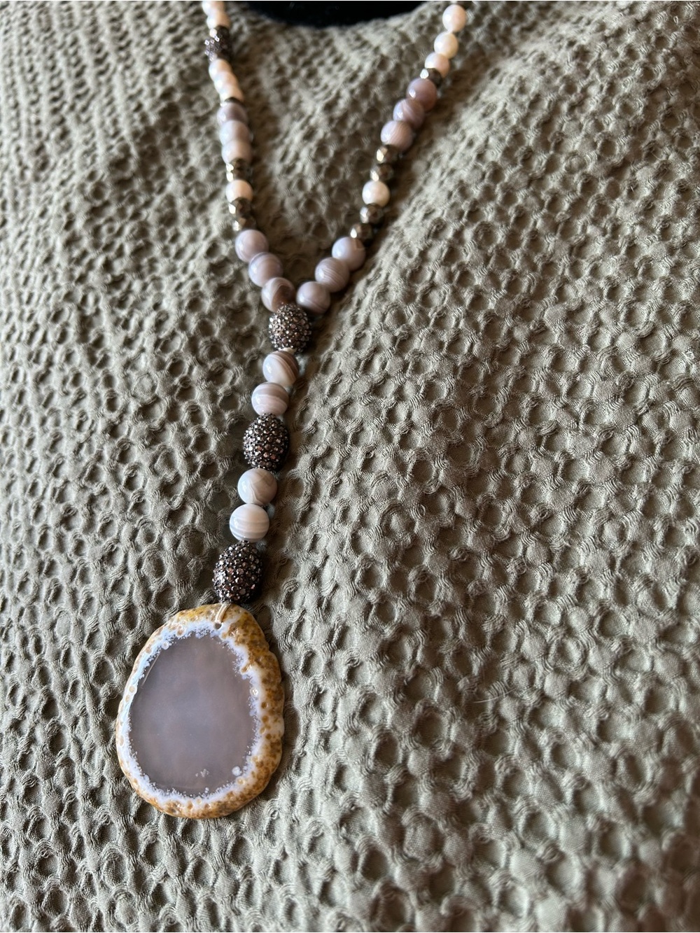 Long Agate Beaded Pendant Necklace